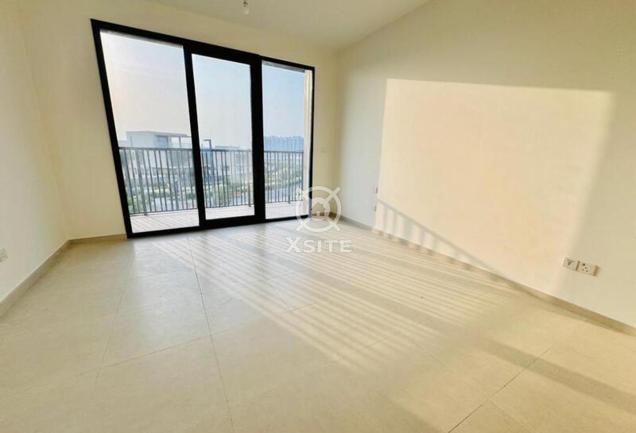Luxury Townhouse | 4 BR + Maid | Vacant photo 7