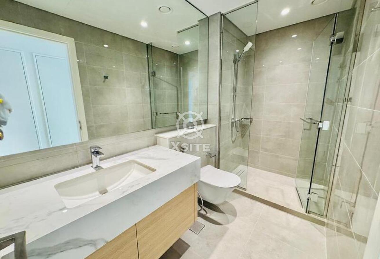 Luxury Townhouse | 4 BR + Maid | Vacant photo 20