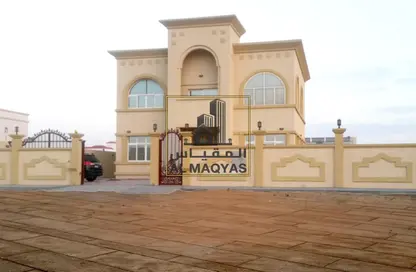 Villa - 5 Bedrooms - 6 Bathrooms for sale in Al Azra - Al Riqqa - Sharjah