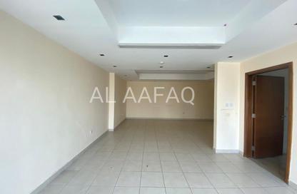 Apartment - 2 - 4 for rent in Al Mamzar - Sharjah - Sharjah