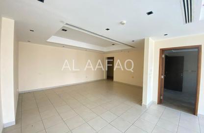 Apartment - 2 - 4 for rent in Al Mamzar - Sharjah - Sharjah
