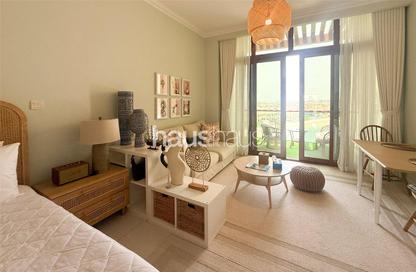 Apartment - Studio - 1 Bathroom for rent in Palm Views East - Palm Views - Palm Jumeirah - Dubai