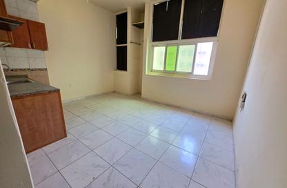 Apartment - Studio - 1 for rent in Fire Station Road - Muwaileh - Sharjah