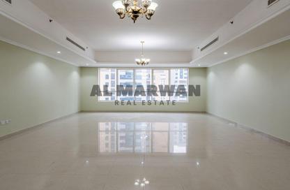 Apartment - 4 Bedrooms - 5 Bathrooms for rent in Robot Park Tower - Al Khan - Sharjah