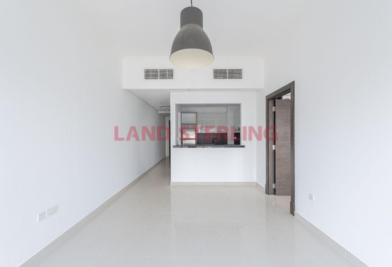 PRIME UNIT | SHEIKH ZAYED ROAD VIEW | 609.12 SQ.F photo 4