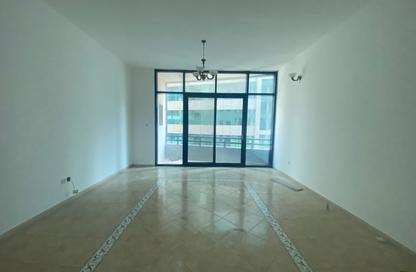 Apartment - 3 - 4 for rent in Al Majaz 3 - Al Majaz - Sharjah