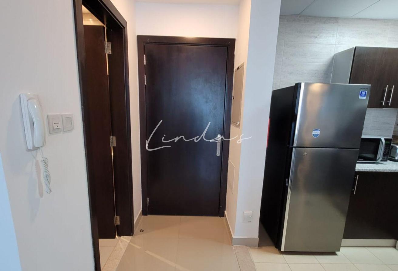 Fully Furnished | Higher Floor | Spacious Layout photo 11
