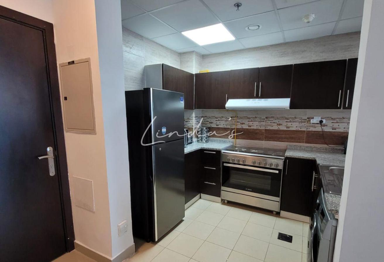 Fully Furnished | Higher Floor | Spacious Layout photo 10