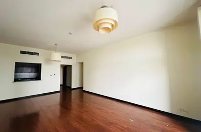 Apartment - 2 Bedrooms - 4 Bathrooms for rent in Green Lakes Towers 2 - Green Lakes Towers - JLT Cluster S - Jumeirah Lake Towers - Dubai