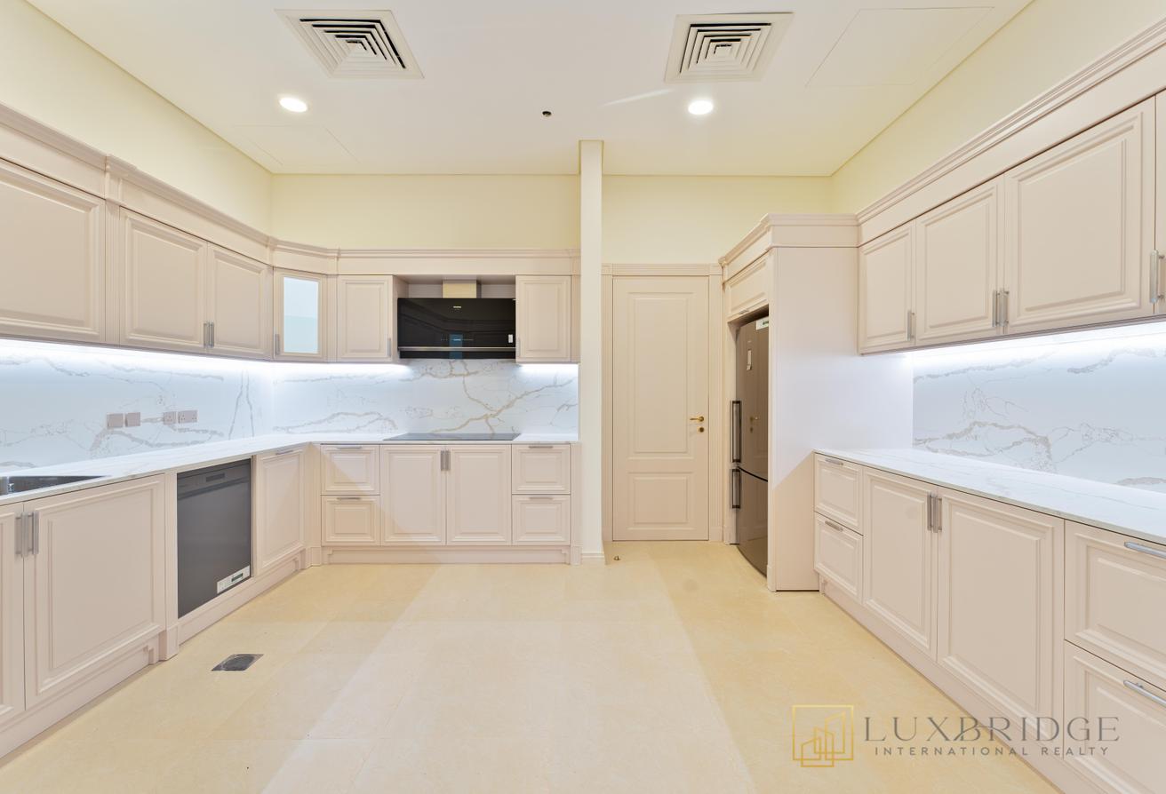 Vacant | Furnished | Prime Location photo 6