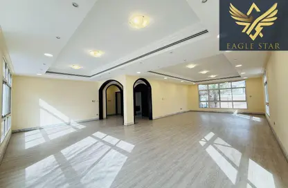 Villa - 4 Bedrooms - 5 Bathrooms for rent in Jumeirah 1 - Jumeirah - Dubai