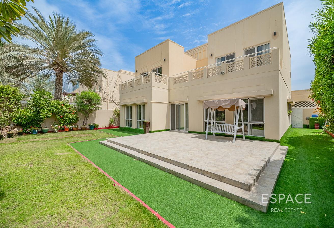 Landscaped Garden-Large Plot- Meadows 2 photo 20