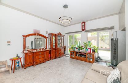 Villa - 4 Bedrooms - 4 Bathrooms for rent in Meadows 2 - Meadows - Dubai