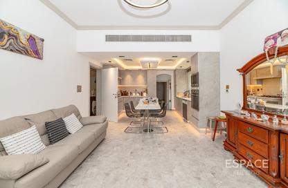 Villa - 4 Bedrooms - 4 Bathrooms for rent in Meadows 2 - Meadows - Dubai