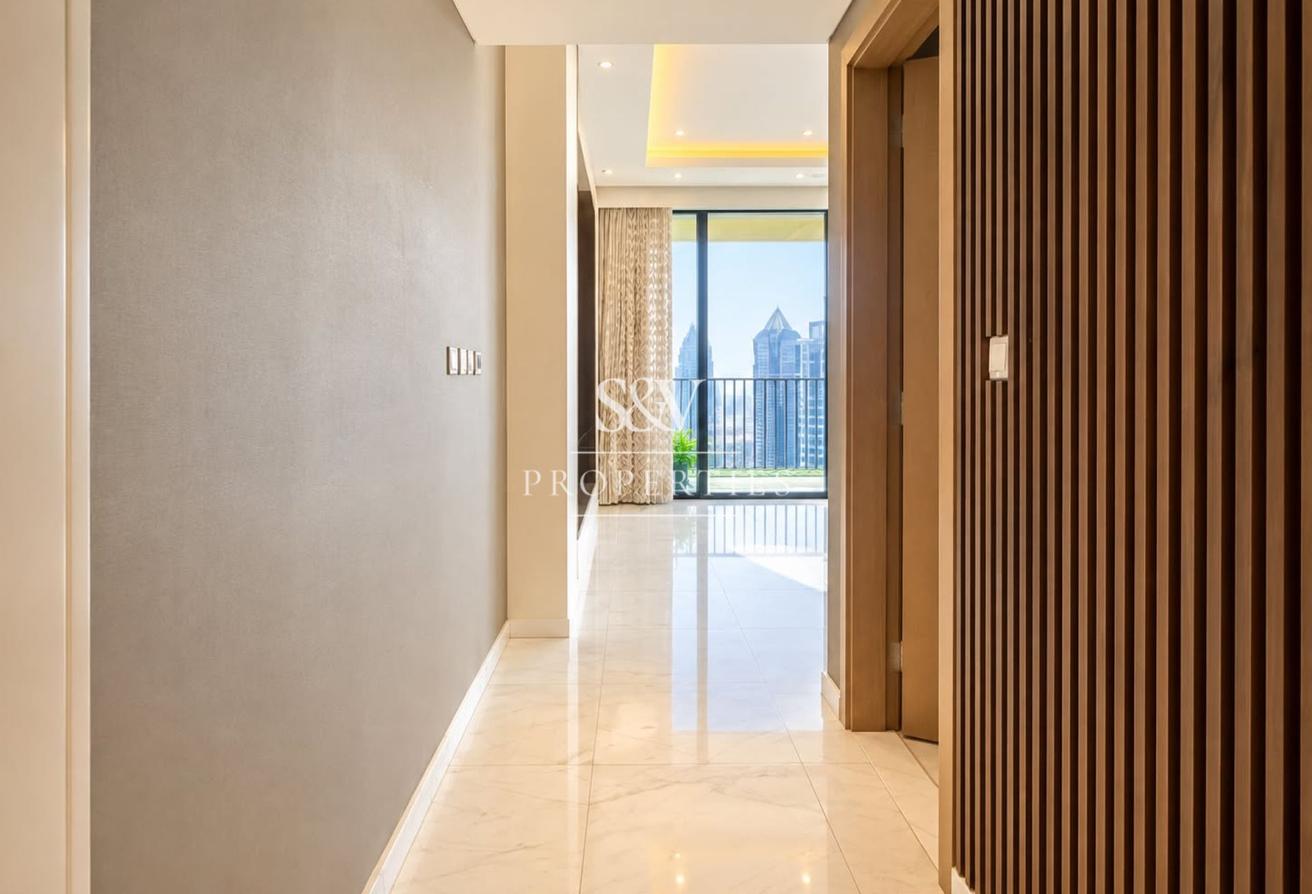 High Floor | Best View | Upgraded photo 4