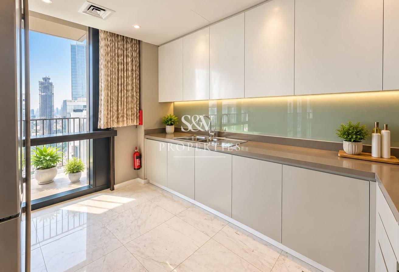 High Floor | Best View | Upgraded photo 13