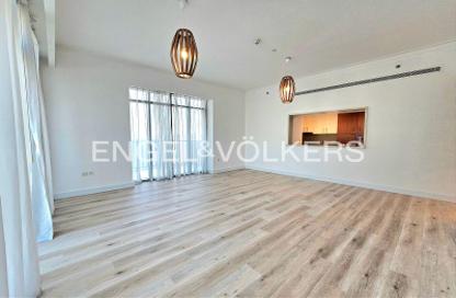 Apartment - 2 Bedrooms - 2 Bathrooms for rent in Vida Residence 1 - Vida Residence - The Hills - Dubai