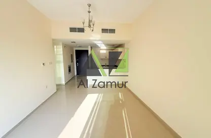 شقة - غرفة نوم - 2 حمامات للايجار في برج يونى استايت الرياضية - مدينة دبي الرياضية - دبي