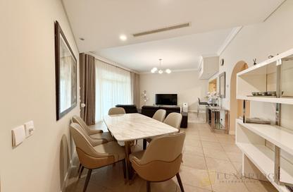 Apartment - 2 Bedrooms - 4 Bathrooms for rent in Al Nabat - Shoreline Apartments - Palm Jumeirah - Dubai