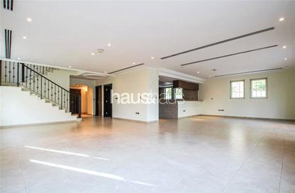 Villa - 4 - 5 for sale in District 3 - Jumeirah Park - Dubai
