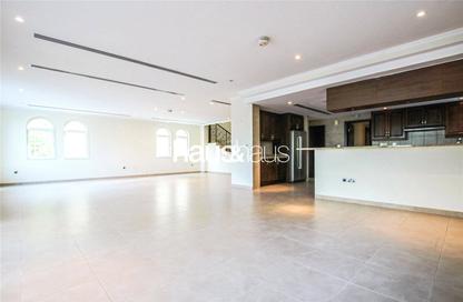 Villa - 4 - 5 for sale in District 3 - Jumeirah Park - Dubai
