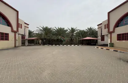 فيلا - 3 غرف نوم - 4 حمامات للايجار في المحطة - الطويه - العين