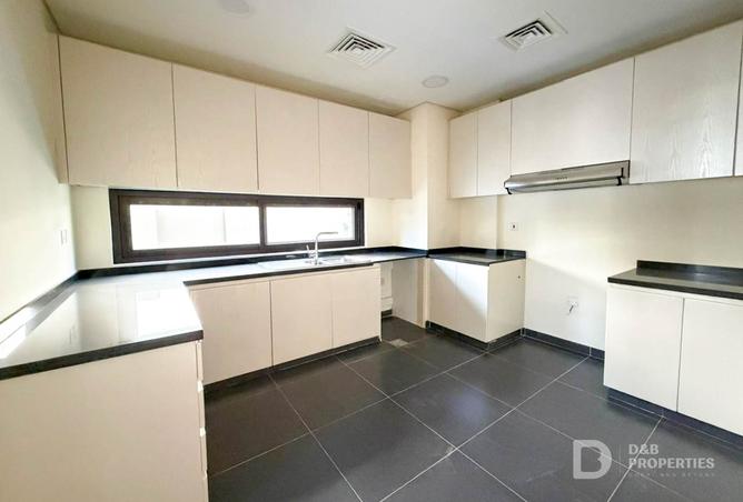 Semi-Detached | Large Layout | Great Condition photo 3