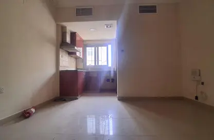 شقة - 1 حمام للايجار في طريق فاير ستاشن - مويلح - الشارقة