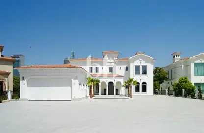 Villa - 5 Bedrooms - 6 Bathrooms for rent in Jumeirah Islands - Dubai