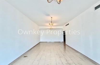 Apartment - 3 Bedrooms - 3 Bathrooms for rent in Emerald Mankhool 1 - Mankhool - Bur Dubai - Dubai