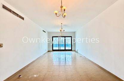 Apartment - 3 Bedrooms - 3 Bathrooms for rent in Emerald Mankhool 1 - Mankhool - Bur Dubai - Dubai