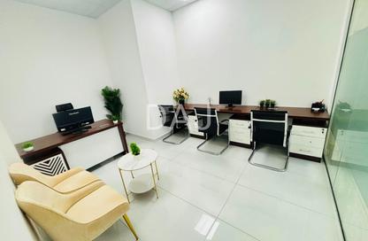 Office Space - Studio - 1 Bathroom for rent in Red Avenue - Al Garhoud - Dubai