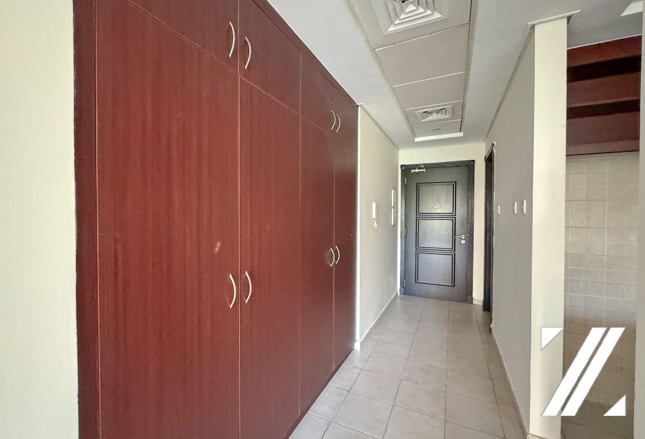 Spacious Studio | Prime Location | Well-Maintained photo 7
