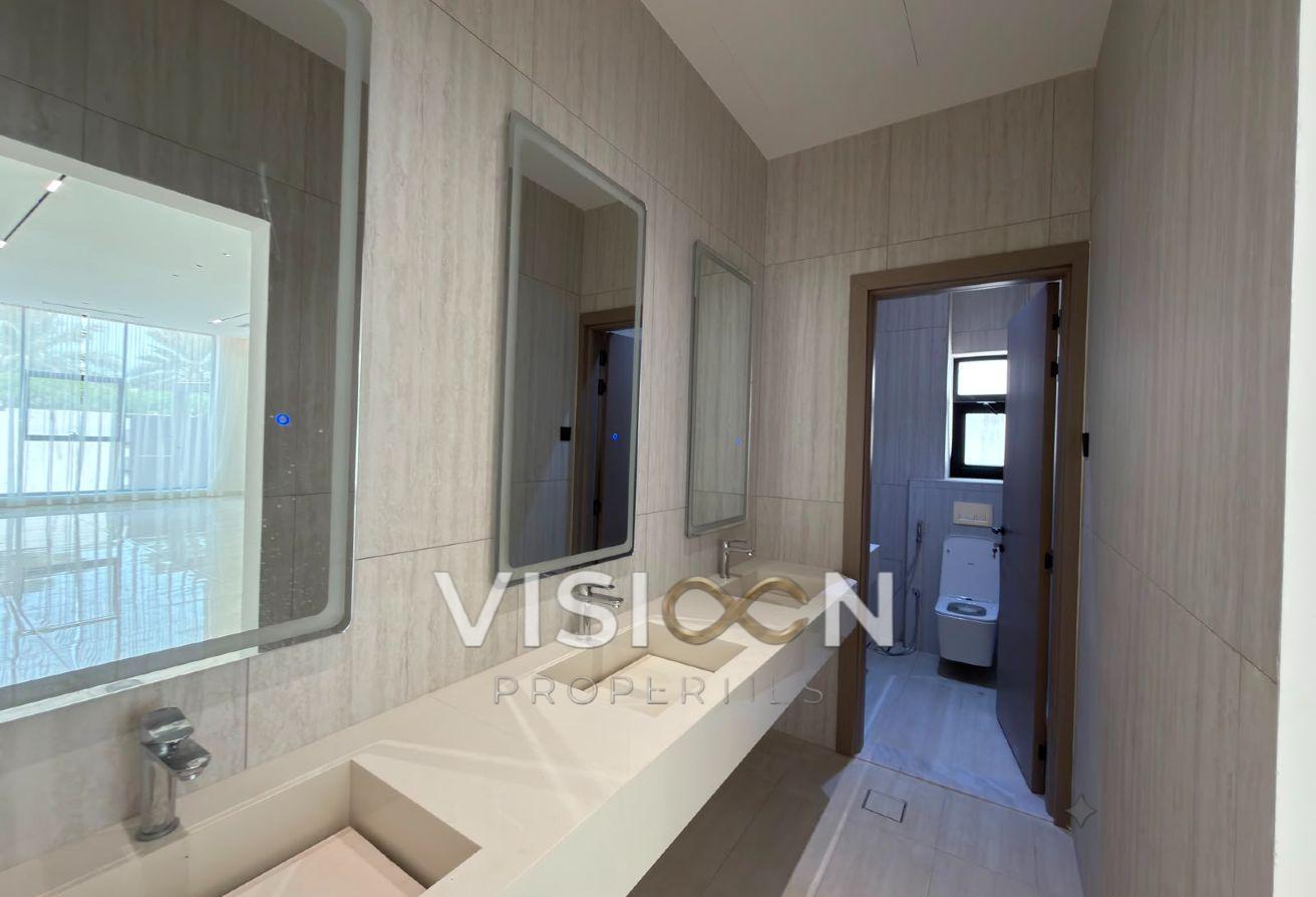 Luxury 5-Bedroom Villa I Modern Villa photo 12
