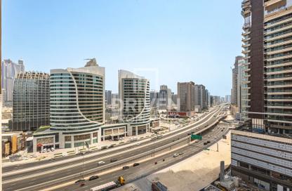Apartment - Studio - 1 for rent in Upper Crest - Downtown Dubai - Dubai Apartment - Studio - 1 for rent in Upper Crest - Downtown Dubai - Dubai