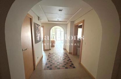 Apartment - 4 Bedrooms - 3 Bathrooms for rent in Al Das - Shoreline Apartments - Palm Jumeirah - Dubai