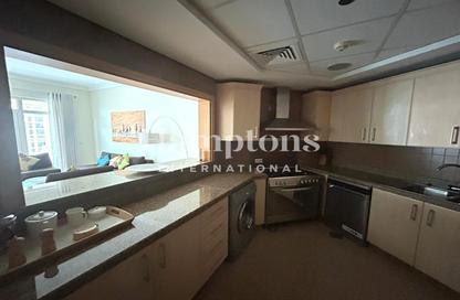 Apartment - 4 Bedrooms - 3 Bathrooms for rent in Al Das - Shoreline Apartments - Palm Jumeirah - Dubai