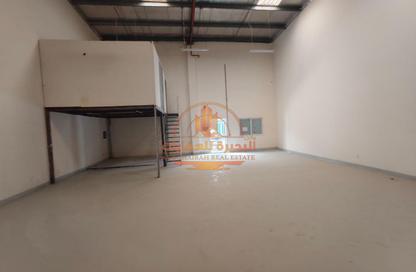 Warehouse - Studio - 2 Bathrooms for rent in Al Sajaa S - Al Sajaa - Sharjah