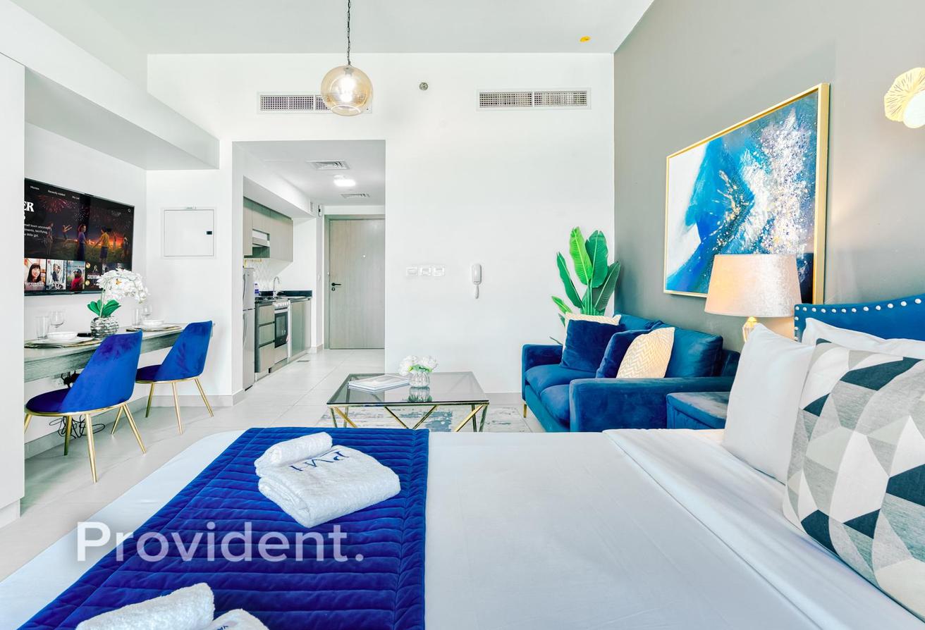 Elegant Studio Apartment | Fully Furnished photo 2