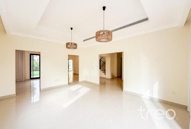 98249086 - Property Image 2