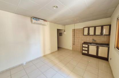 Apartment - Studio - 1 Bathroom for rent in Fire Station Road - Muwaileh - Sharjah