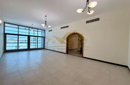 شقة - 3 غرف نوم - 3 حمامات للايجار في ساحة الكرامة - الكرامة - دبي شقة - 3 غرف نوم - 3 حمامات للايجار في ساحة الكرامة - الكرامة - دبي