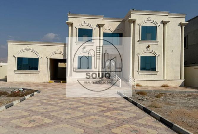 Luxury villa with a modern design for sale