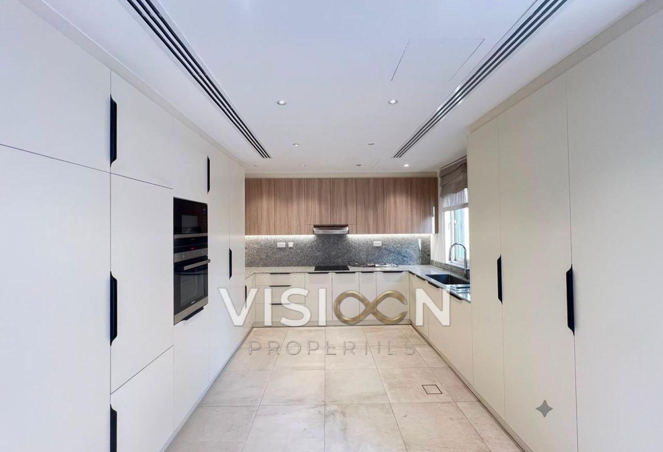 Luxury Fully Upgraded | 6BR Villa | Prime Locatio photo 8