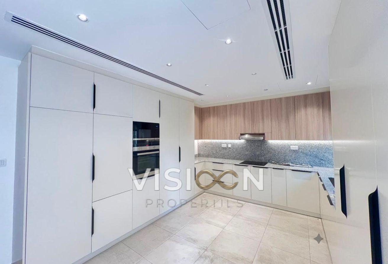 Luxury Fully Upgraded | 6BR Villa | Prime Locatio photo 6
