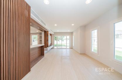 Villa - 4 Bedrooms - 3 Bathrooms for rent in Springs 9 - The Springs - Dubai