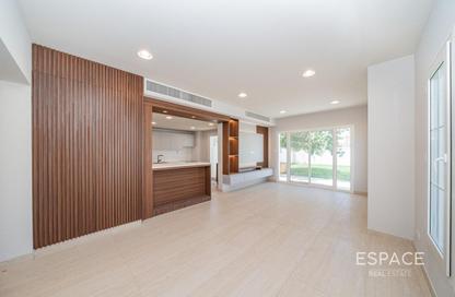 Villa - 4 Bedrooms - 3 Bathrooms for rent in Springs 9 - The Springs - Dubai