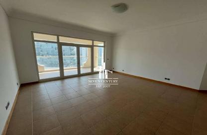 Apartment - 2 Bedrooms - 2 Bathrooms for rent in Al Khushkar - Shoreline Apartments - Palm Jumeirah - Dubai