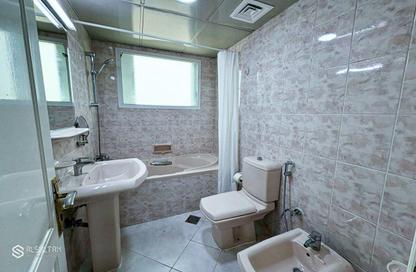 Apartment - 4 Bedrooms - 5 Bathrooms for rent in Al Khaili Building - Al Zahiyah - Abu Dhabi