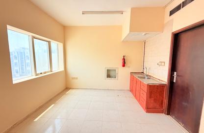 Apartment - Studio - 1 Bathroom for rent in Fire Station Road - Muwaileh - Sharjah
